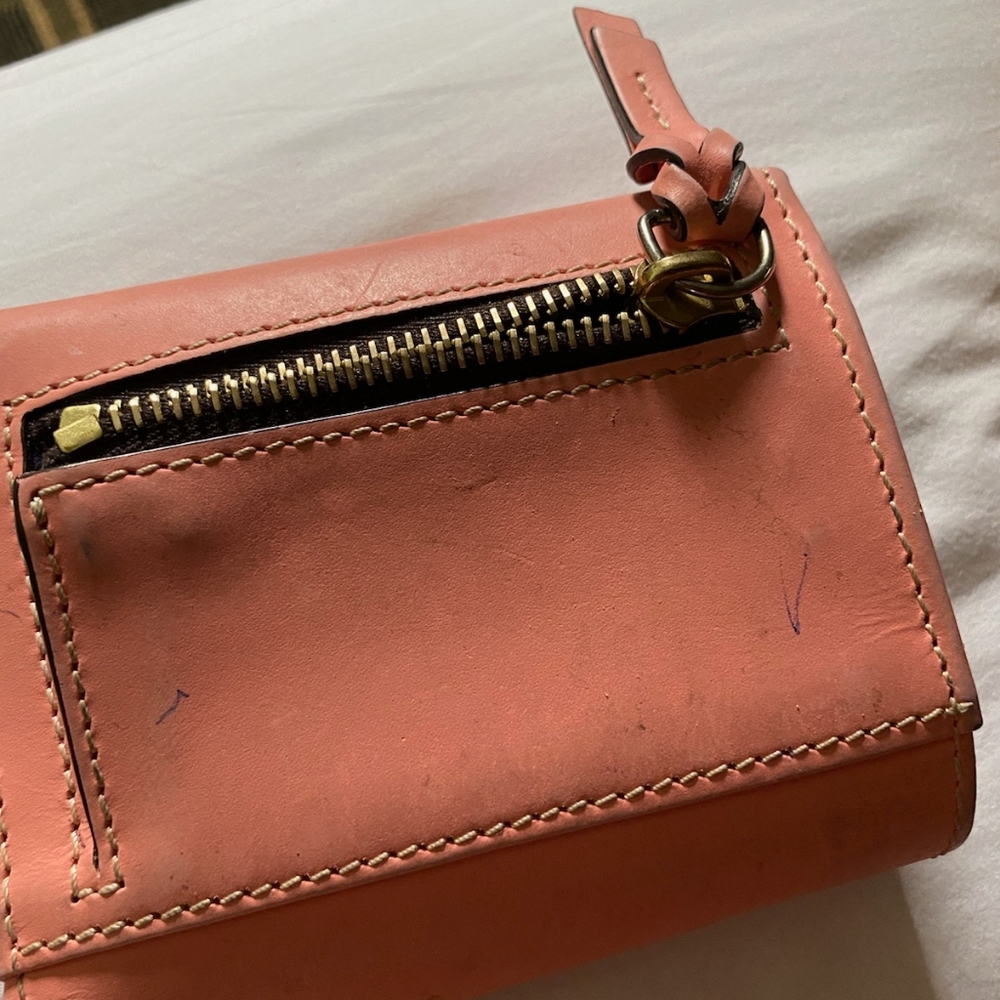 Dooney and bourke wallet